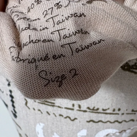 Chic Lace Blouse - Beige with Gold Accent in Lace - Picture 6 of 6